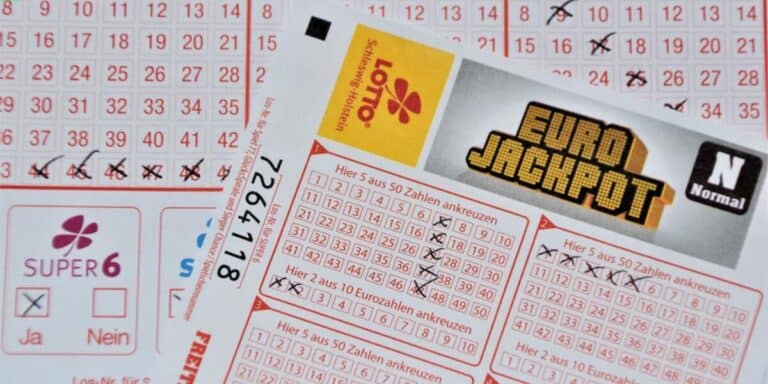 “Slot Online Jackpot Terbesar: How to Win Big at the Casino”